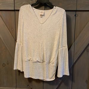 Flouncy bell sleeved soft blouse